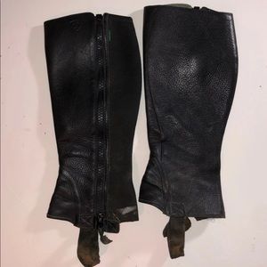 USED Ariat half chap